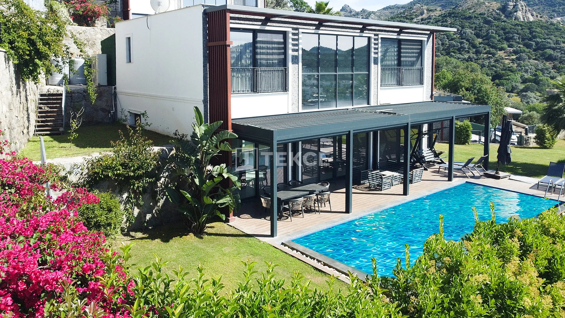 5-Bedroom Villa with Private Pool and Sea View in Yalikavak