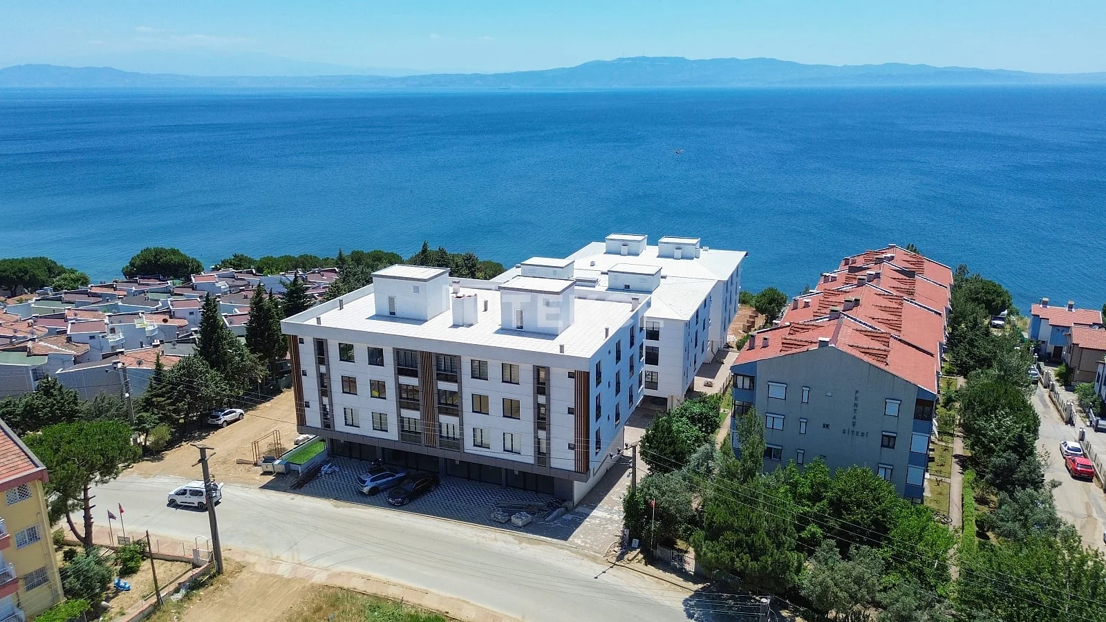 2-Bedroom Apartment with Sea View in Armutlu, Yalova