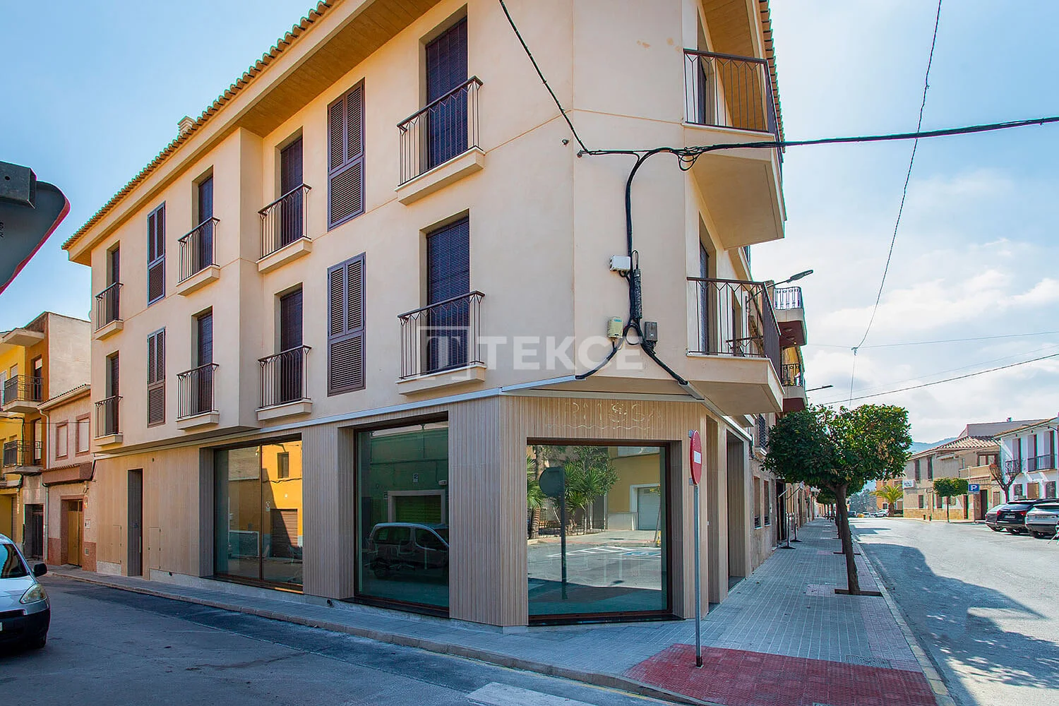 3-Bedroom Penthouse with Terrace in Onda de las Nieves