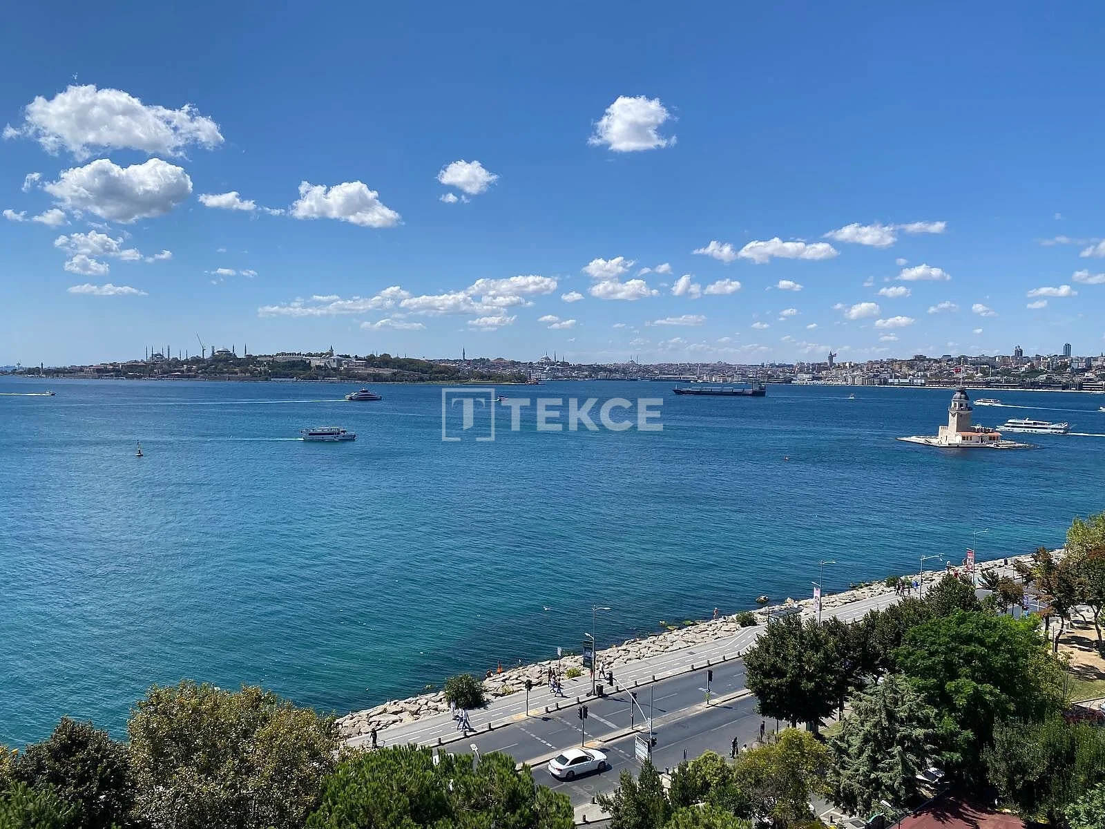 4-Bedroom Apartment with Panoramic Bosphorus Views in Uskudar, Istanbul