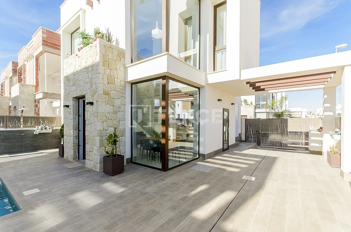 3-Bedroom Villa with Private Pool in Rojales