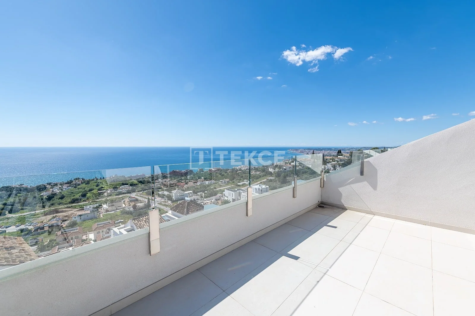3-Bedroom Apartment with Sea View in Benalmadena, photo 3