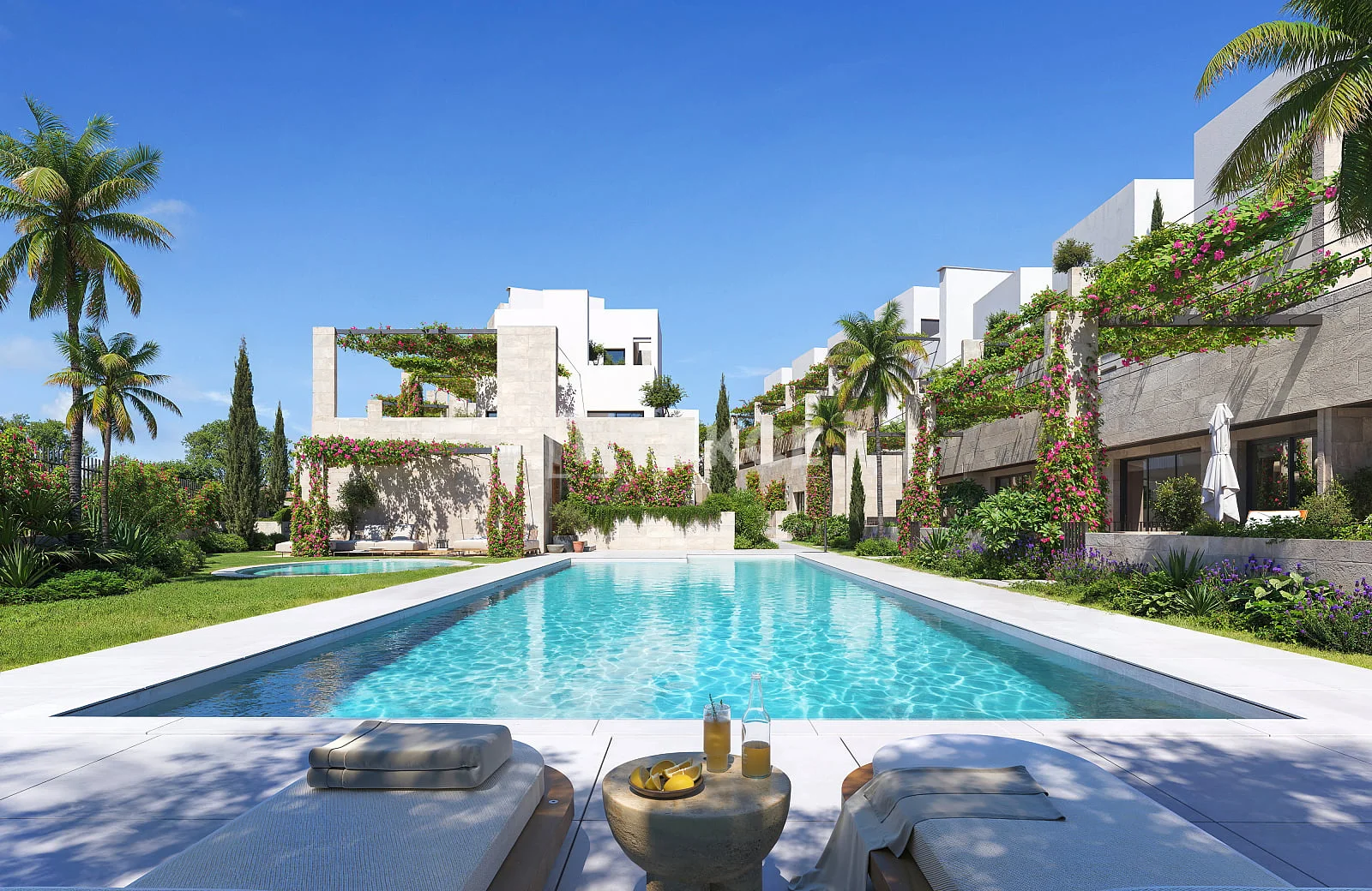 2-Bedroom Apartment with Sea View in Estepona, photo 2