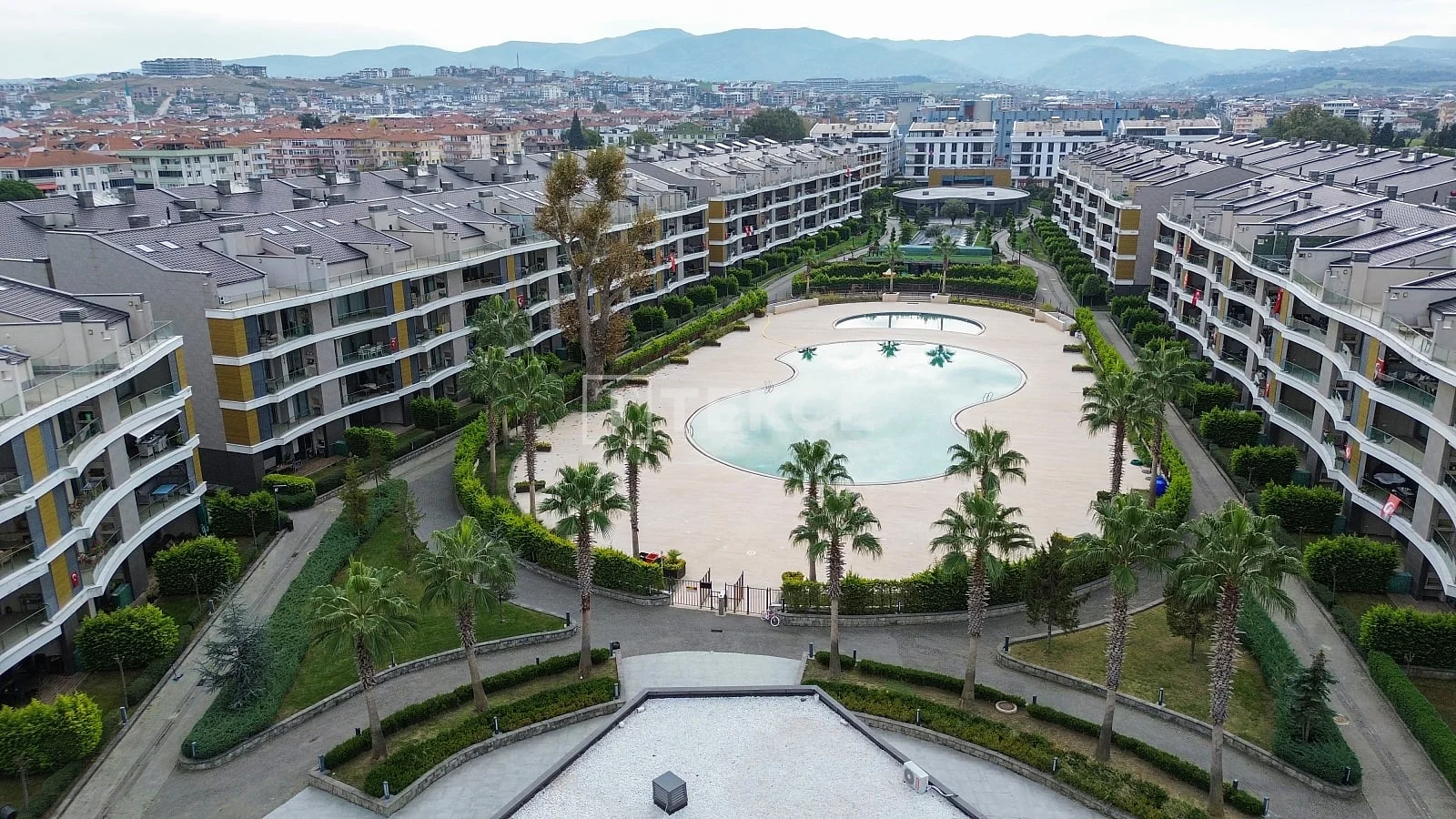 4-Bedroom Apartment with Private Garden on the Beach in Yalova, photo 5