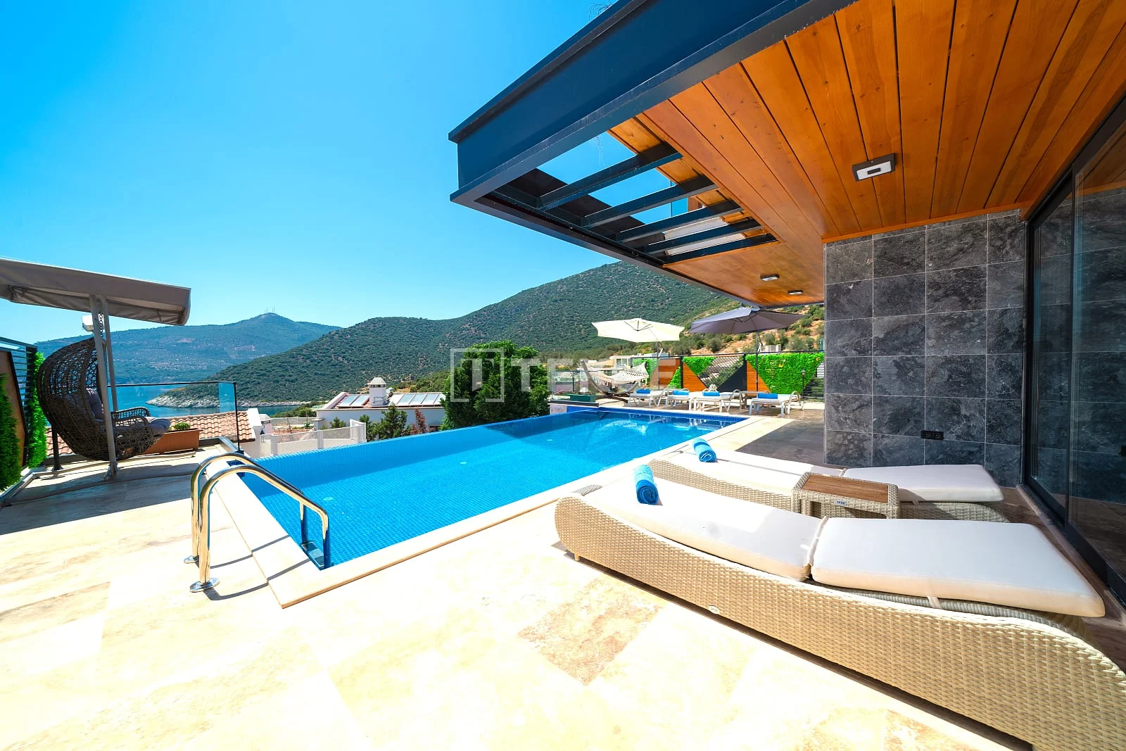 4-Bedroom Villa with Private Pool and Sea Views in Kas, photo 4