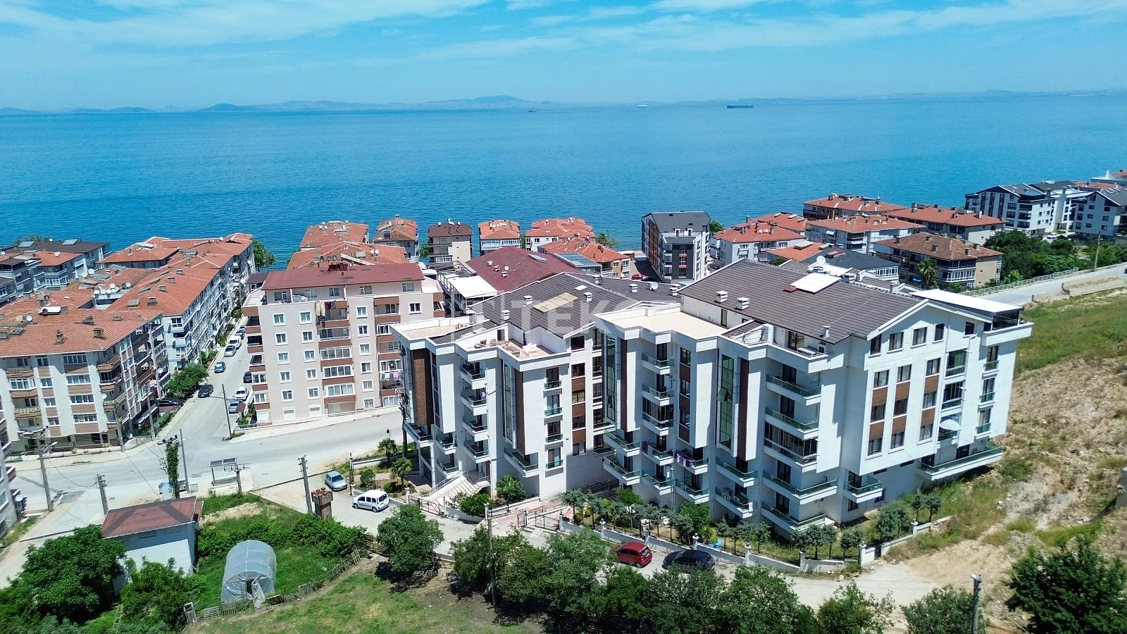 2-Bedroom Furnished Apartment in Çinarcık, Turkey, photo 2