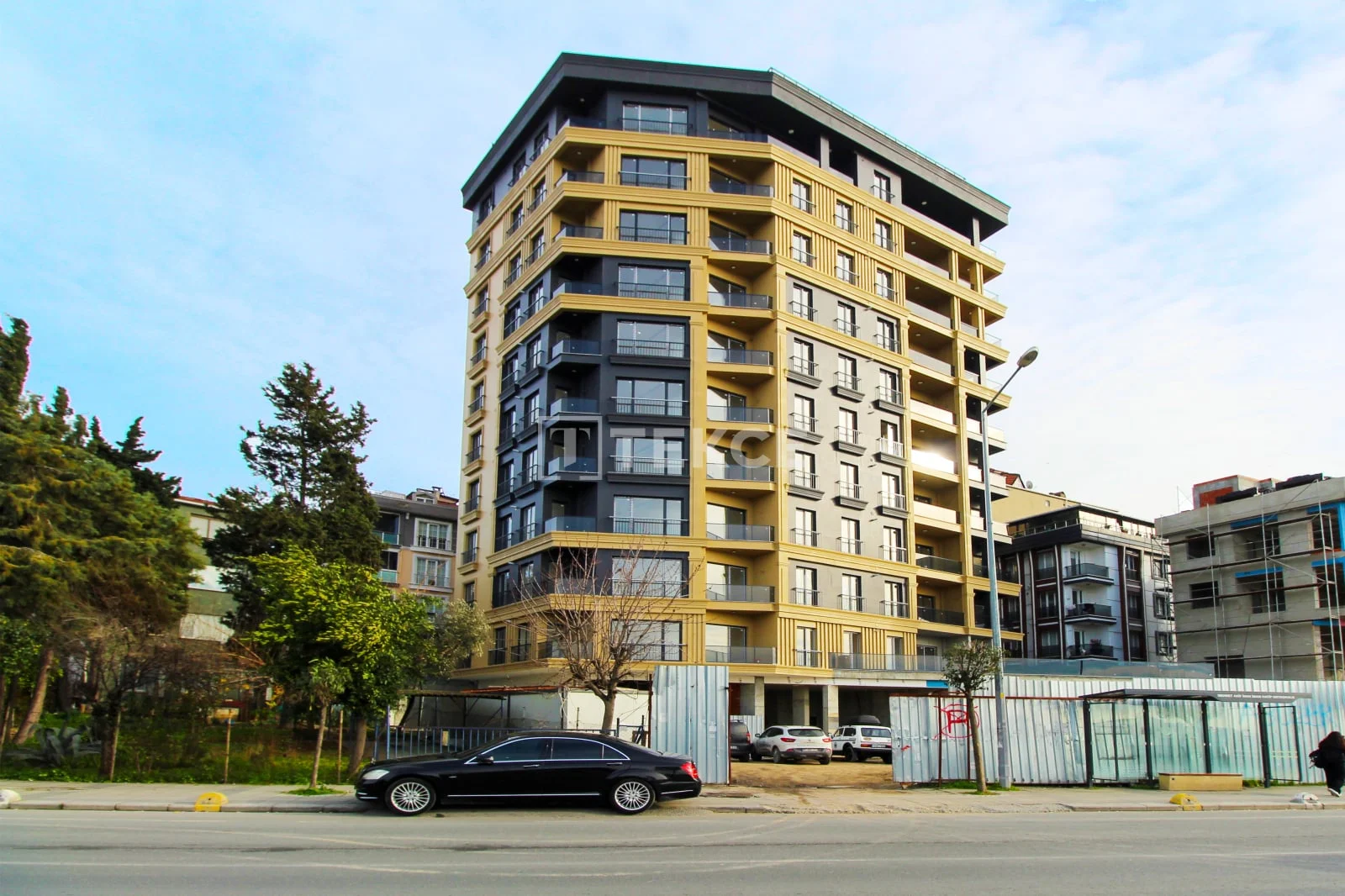 2-Bedroom Apartment with Sea Access in Kucukcekmece, Istanbul