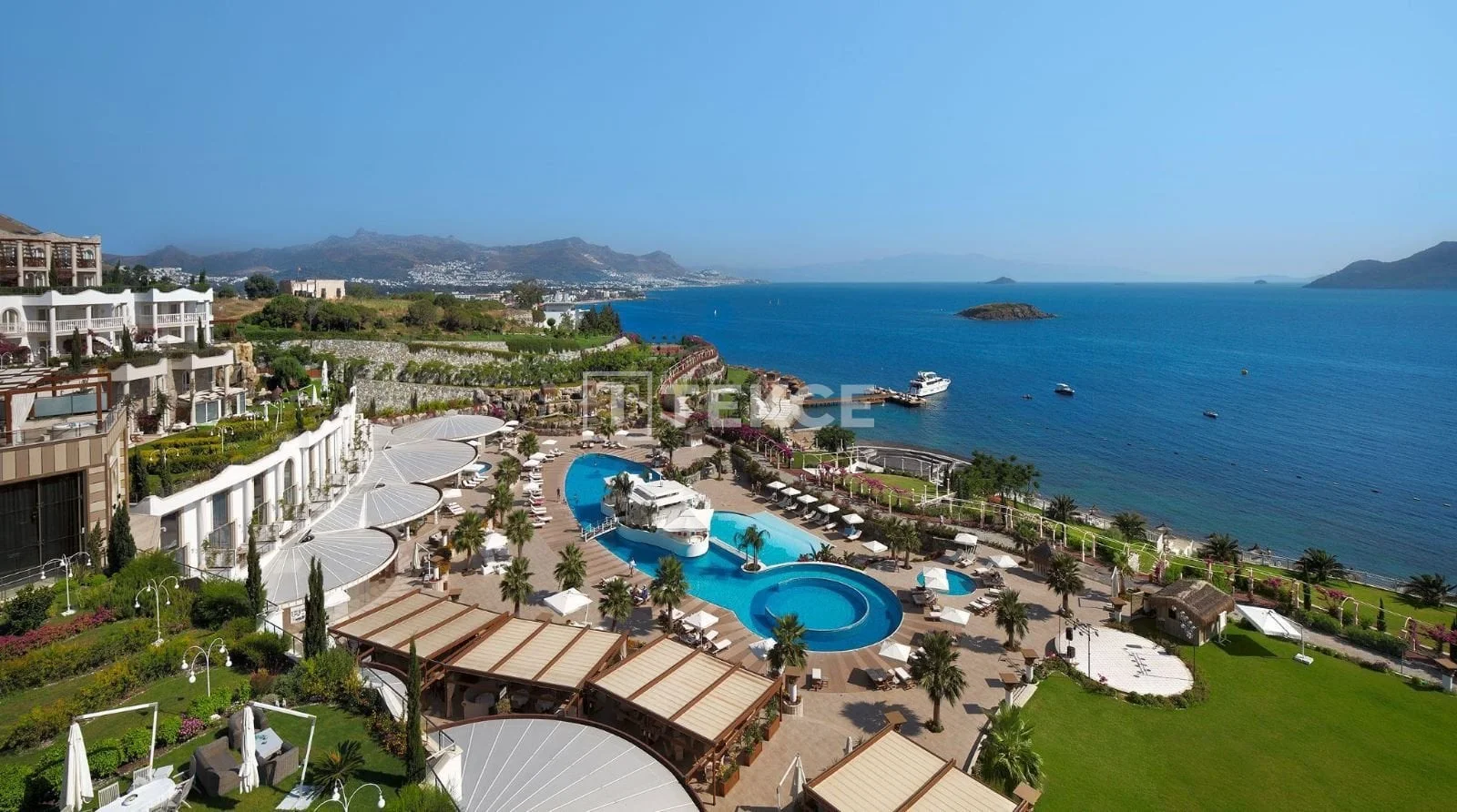 3-Bedroom Apartment with Sea View in Bodrum, photo 3