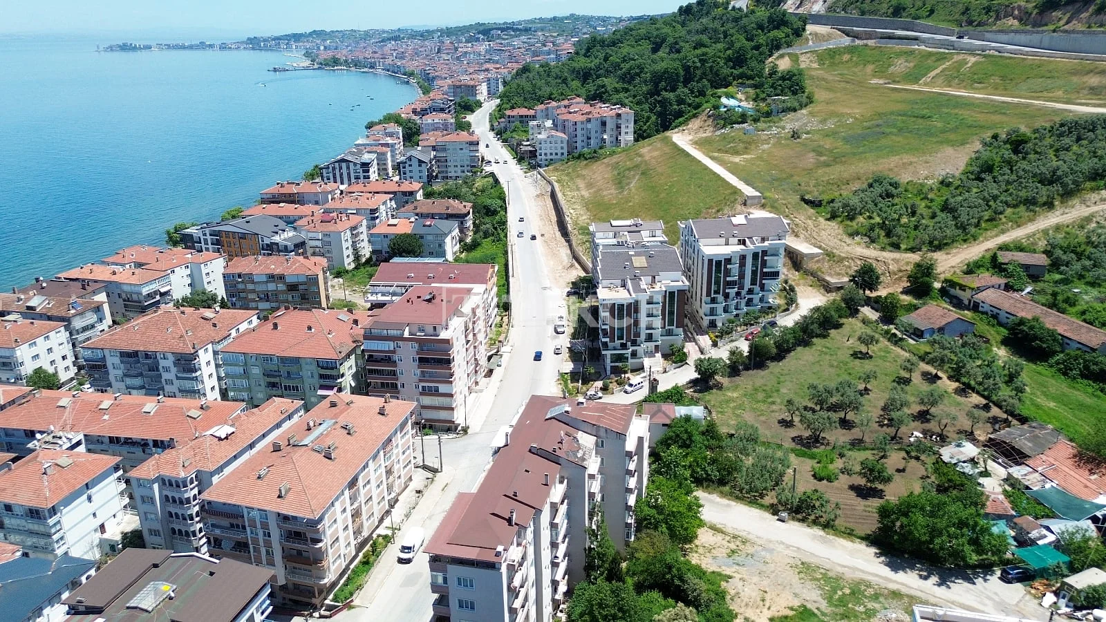 2-Bedroom Furnished Apartment in Çinarcık, Turkey, photo 5