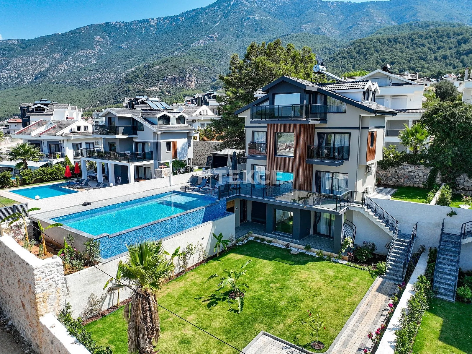 5-Bedroom Villa with Private Pool and Sea Views in Fethiye, photo 2