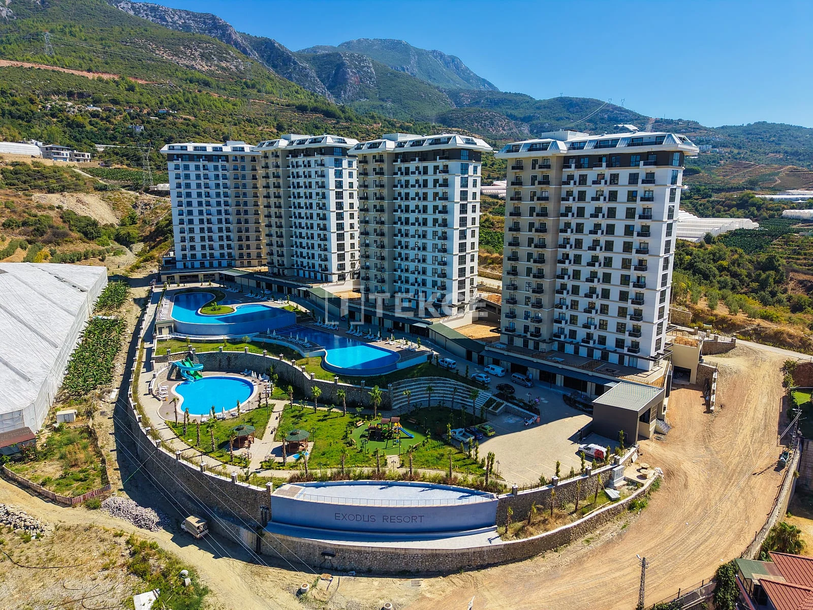 4-Bedroom (5 rooms) Penthouse with Sea View in Mahmutlar, Alanya