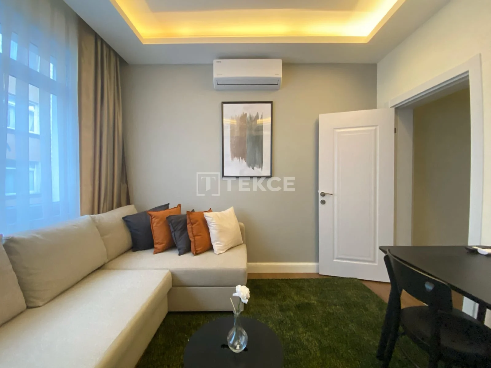 4-Story Commercial Building with City View Terrace in Fatih, Istanbul, photo 4