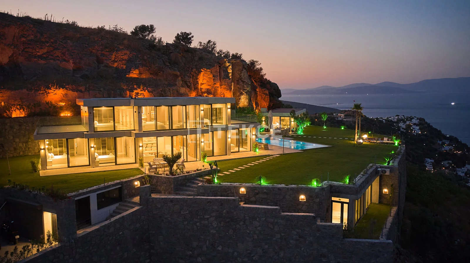 5-Bedroom Villa with Sea View and Private Pool in Bodrum, photo 2