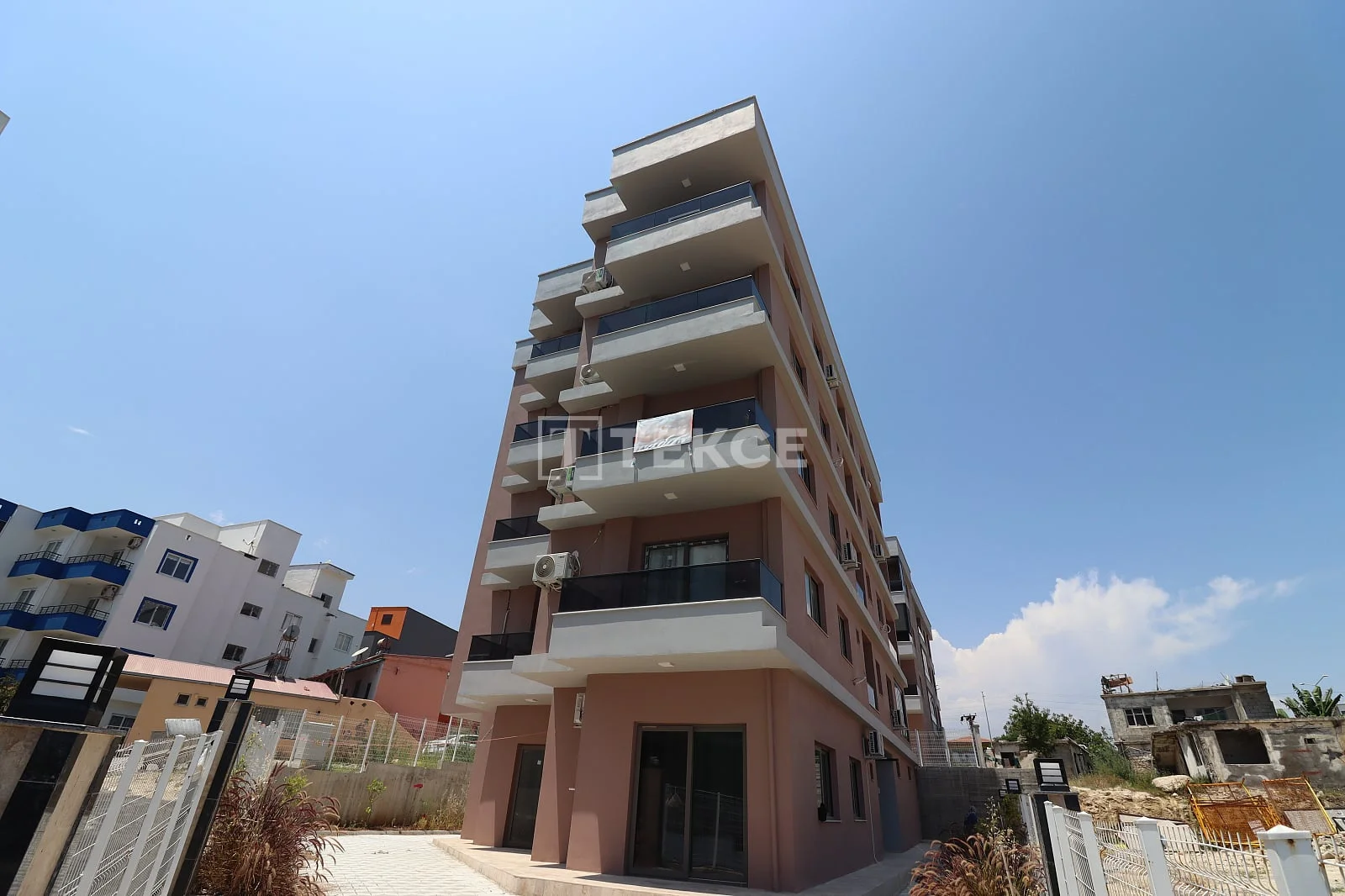 1-Bedroom Apartment with Sea and City Views in Mersin, photo 4