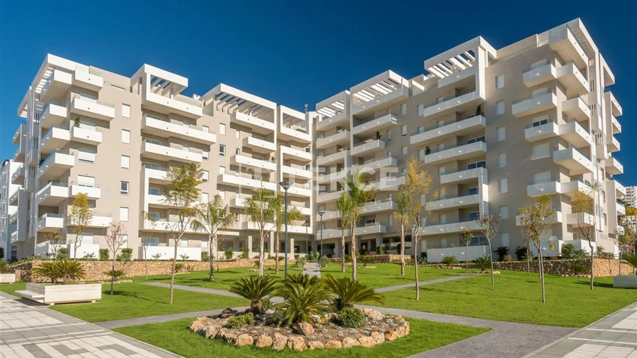 4-Bedroom Apartment with Mountain and City Views in Marbella