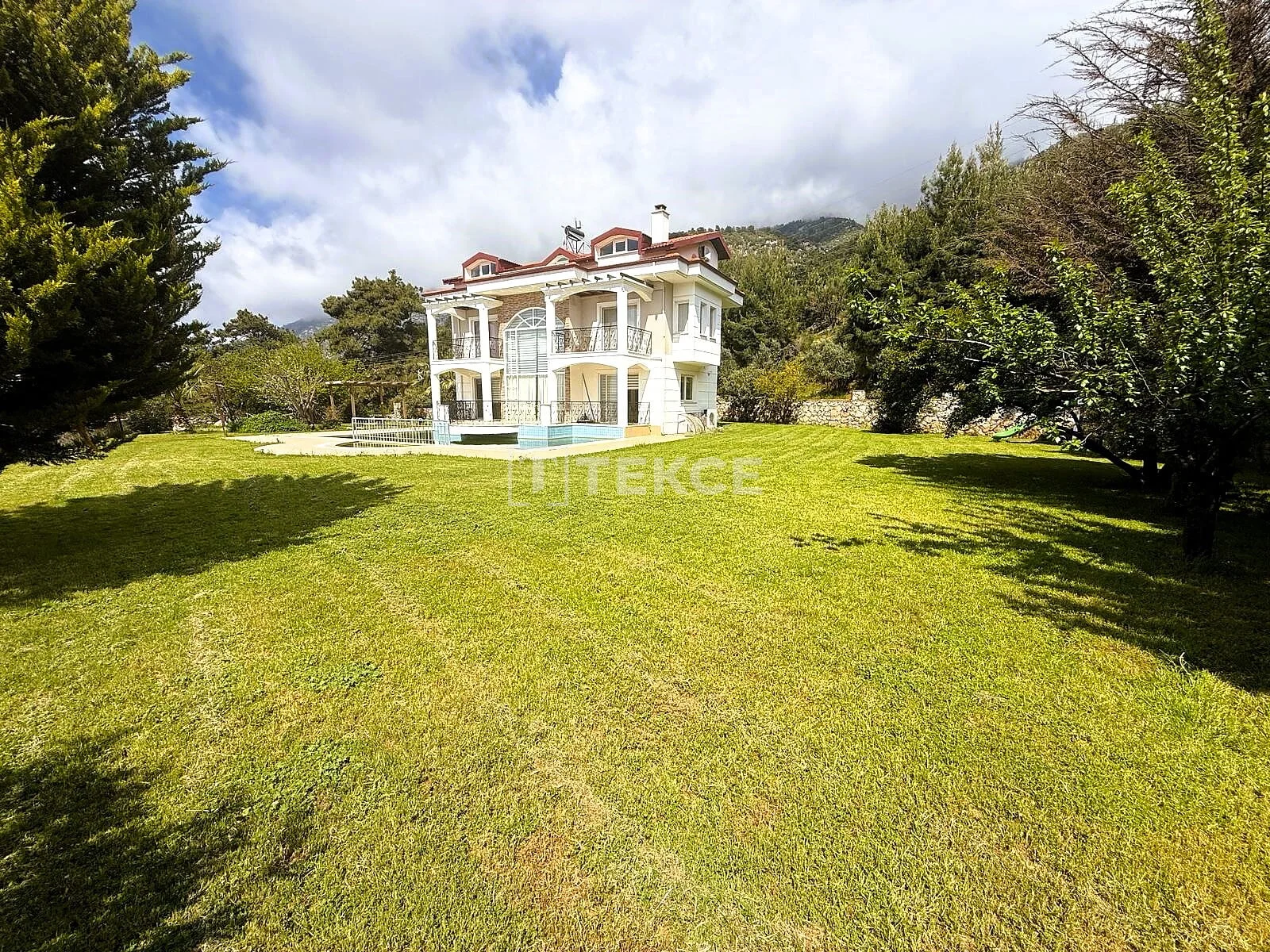 5-Bedroom Villa with Private Pool and Garden in Fethiye, photo 2