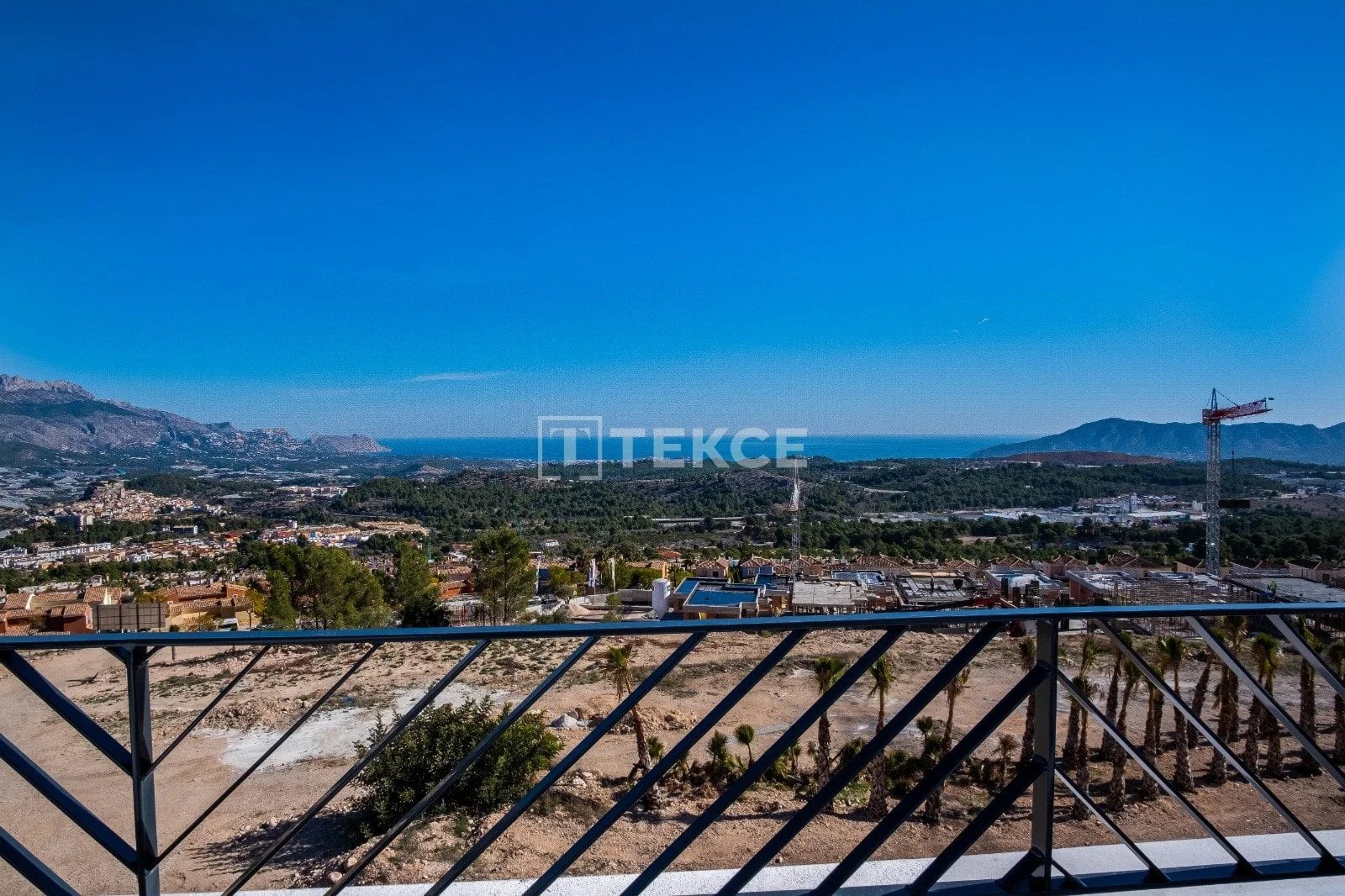 3-Bedroom Villa with Private Pool and Garden in Polop, photo 4