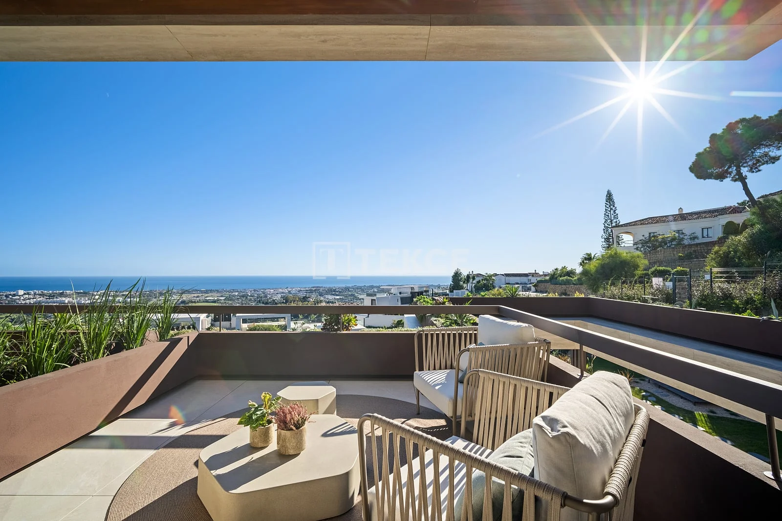6-Bedroom Villa with Sea and Mountain Views in Benavista, photo 3