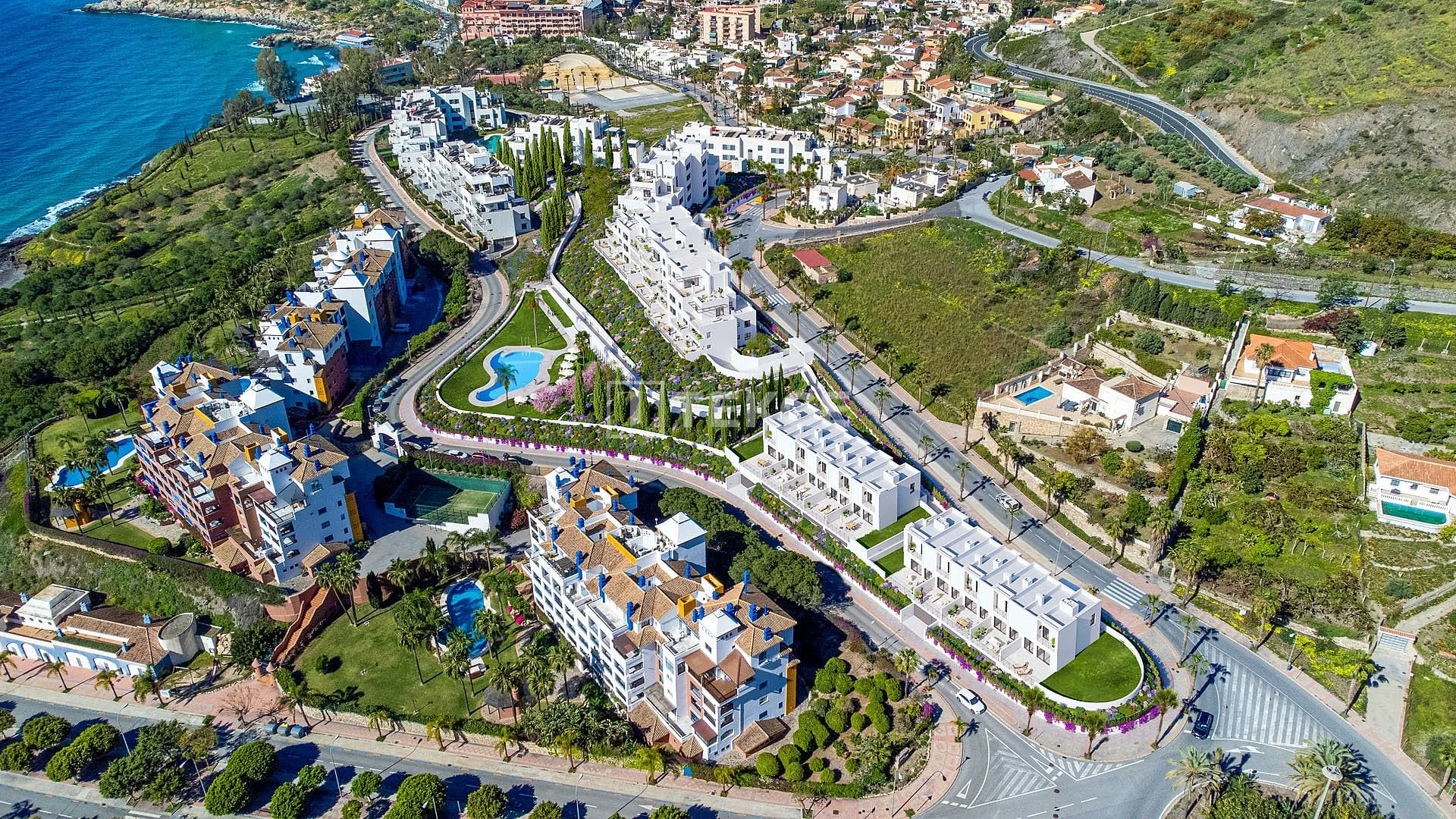3-Bedroom Townhouses with Sea View in Almunecar, photo 3