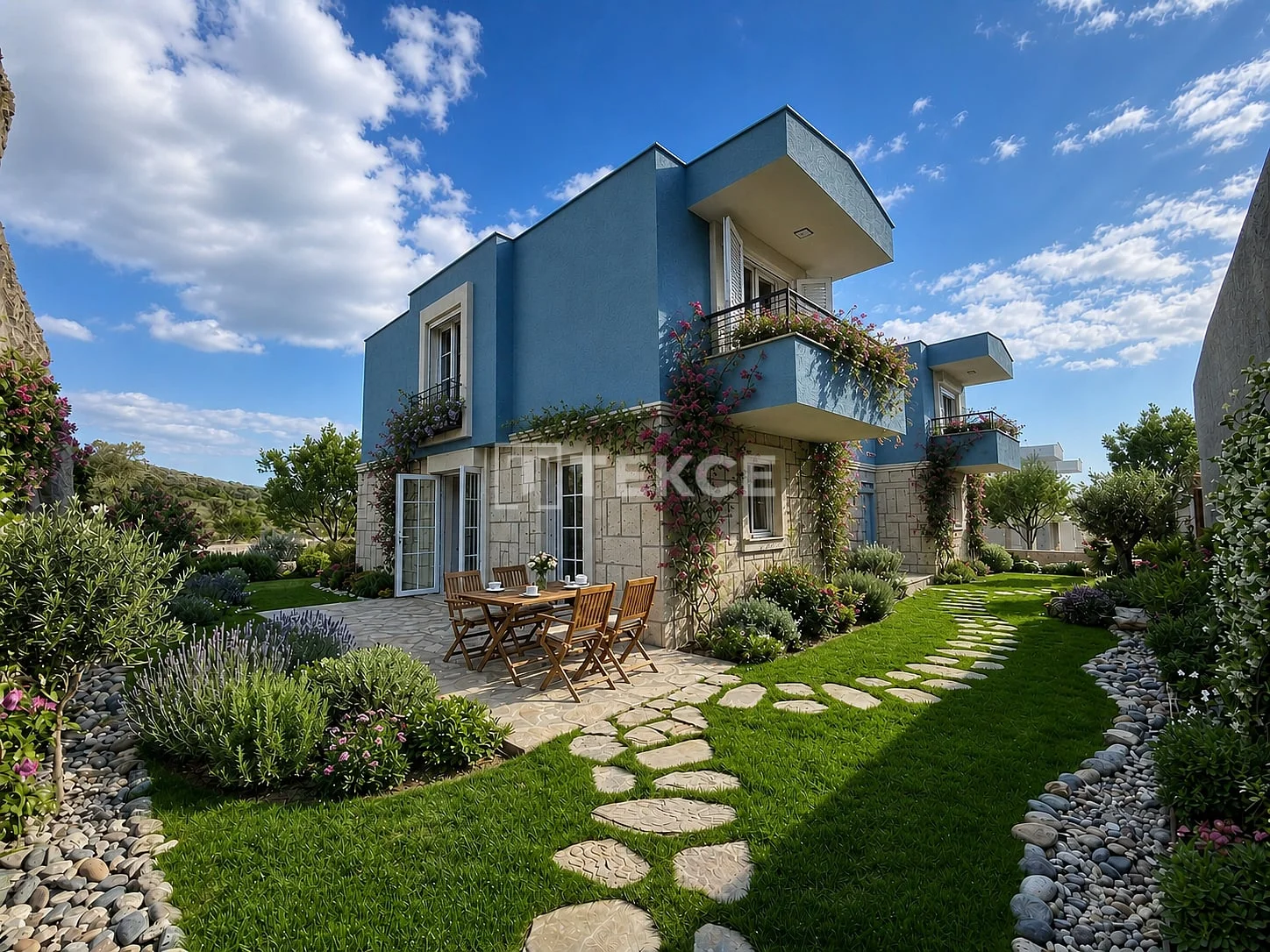 4-Bedroom Townhouse with Private Pool and Garden in Milas, photo 2