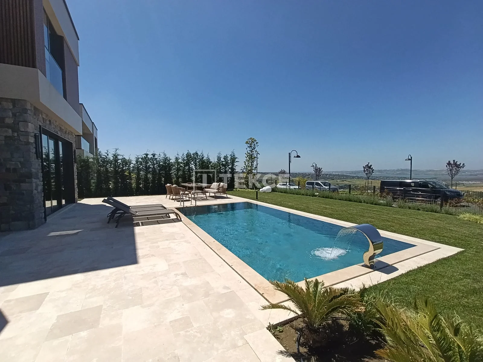 5-Bedroom Villa with Private Pool in Buyukcekmece, Istanbul, photo 2