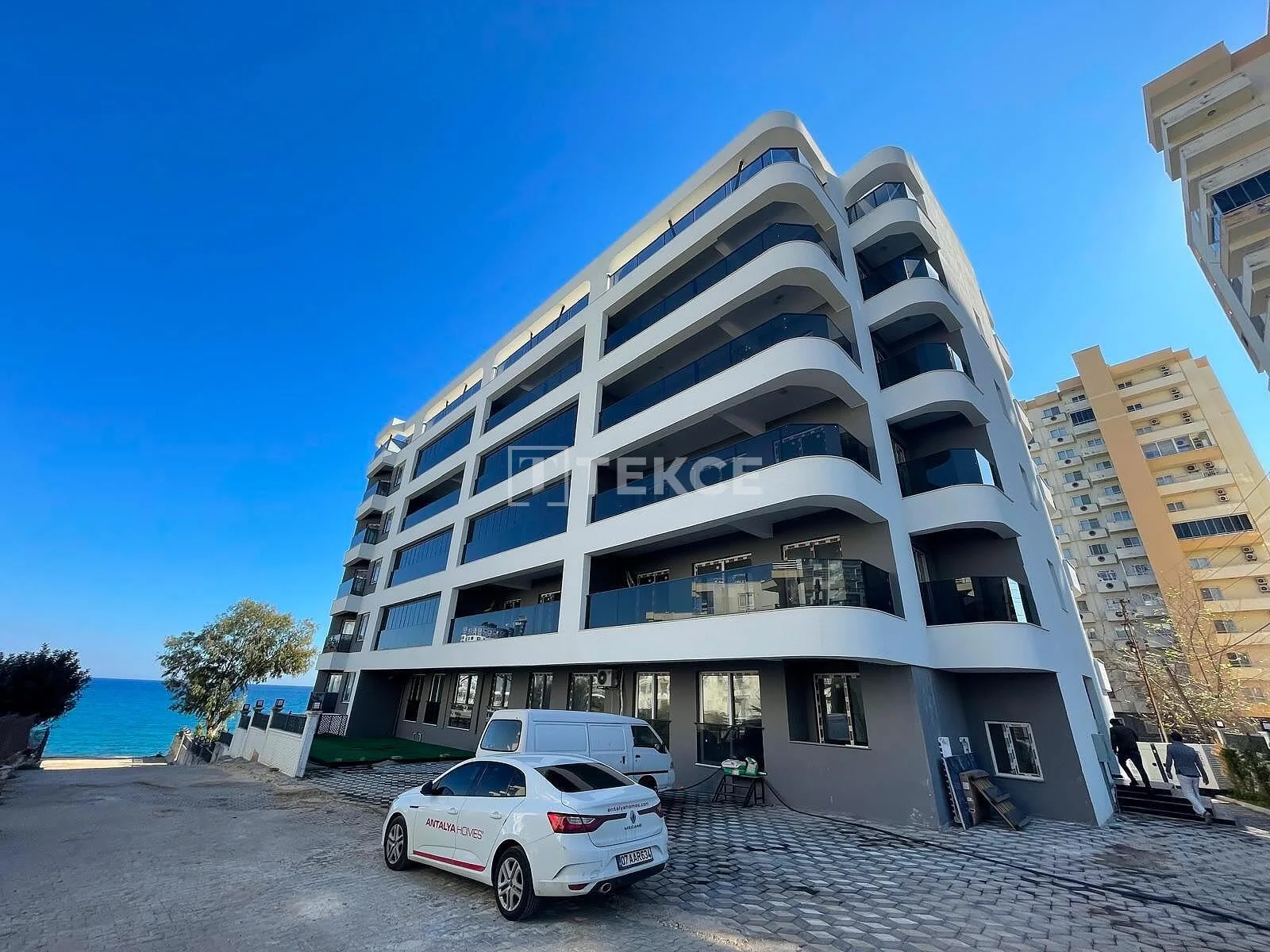 1-Bedroom Beachfront Apartment with Sea View in Mersin, Turkey, photo 3