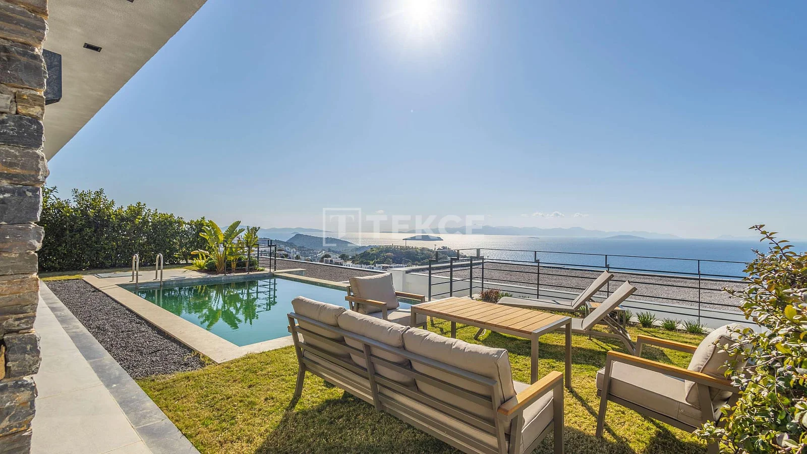 4-Bedroom (5-Room) Villa with Private Pool and Sea View in Bodrum