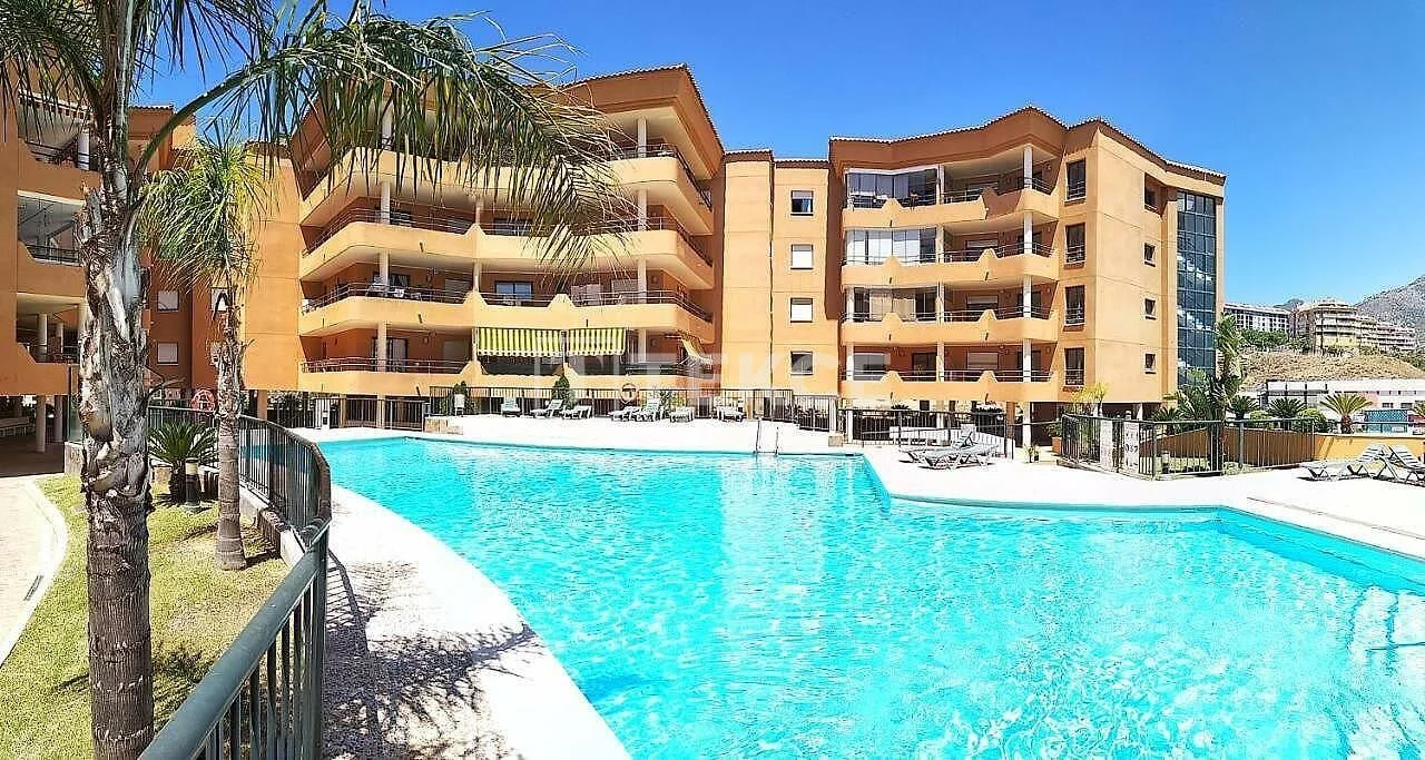 2-Bedroom Penthouse with Mountain and City Views in Fuengirola, photo 2