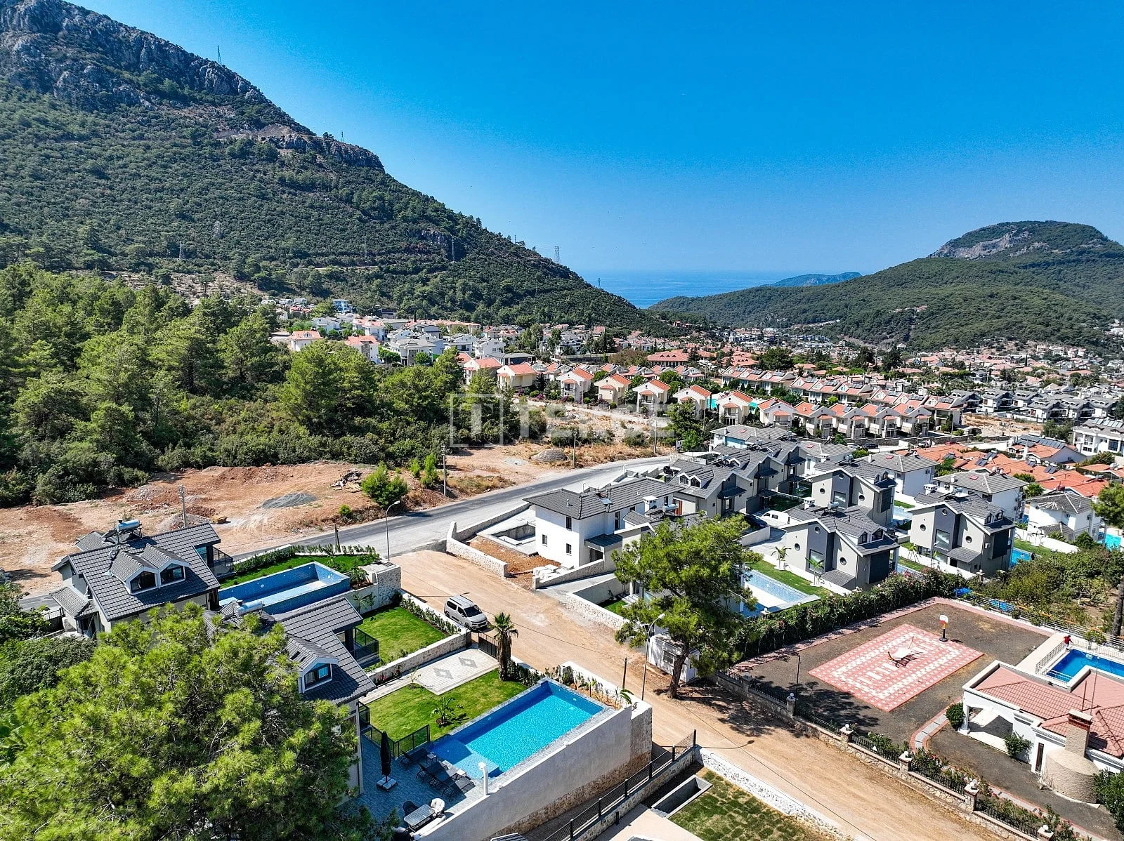 5-Bedroom Villa with Private Pool and Sea Views in Fethiye, photo 4