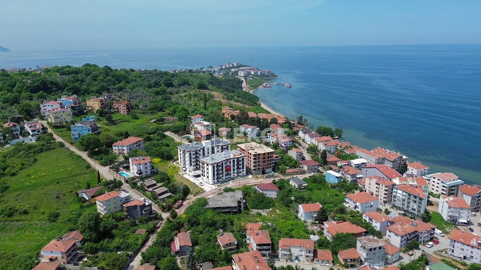 2-Bedroom Apartment with Sea View in Çinartepe, Turkey