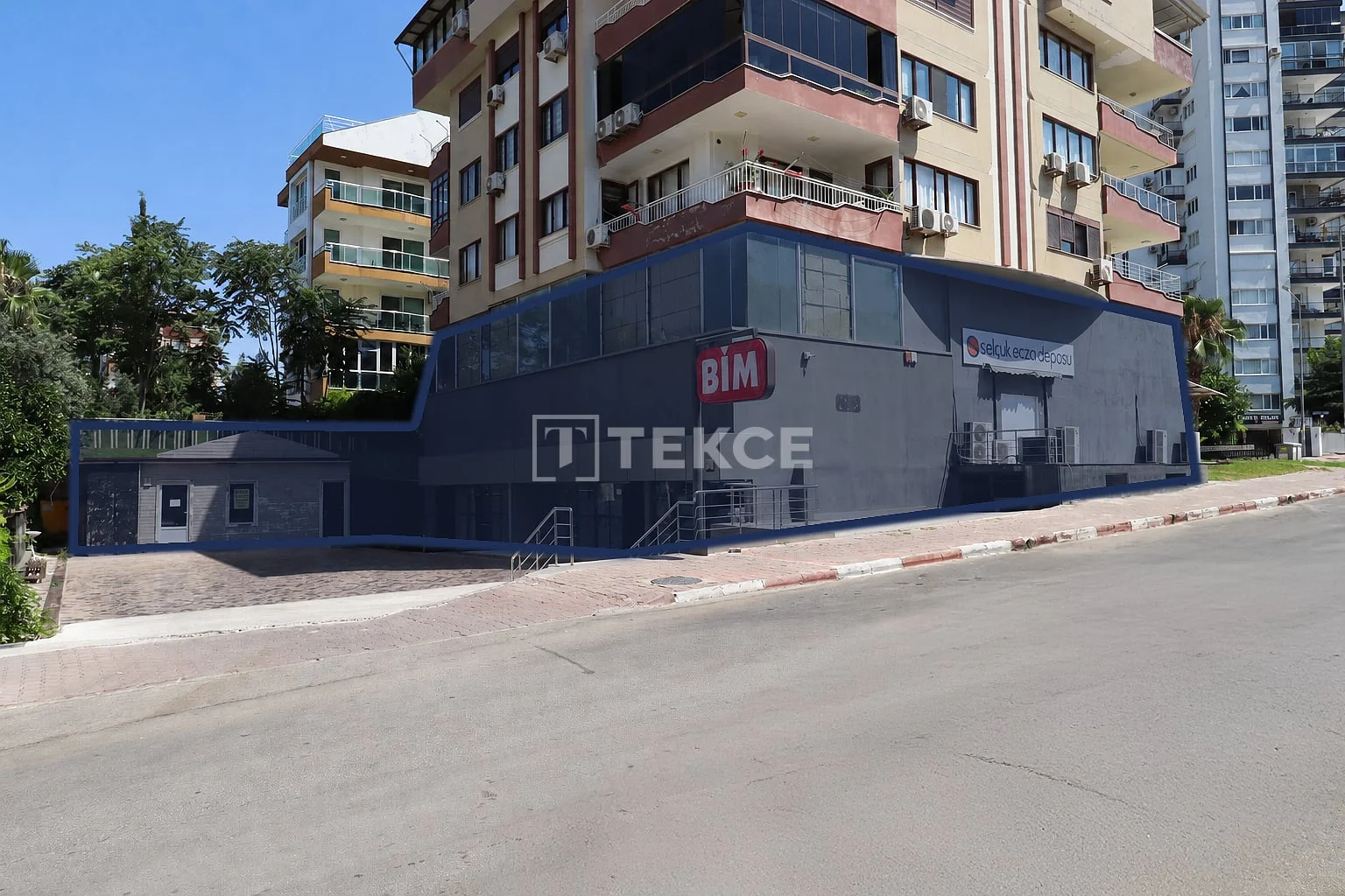Commercial Complex with 3 Units in Muratpasa, Antalya