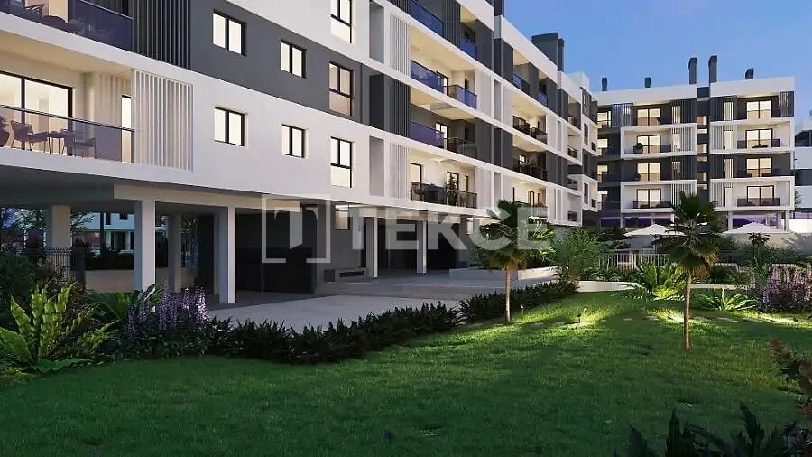 3-Bedroom Penthouse and Apartments with Pool in Alicante, photo 5