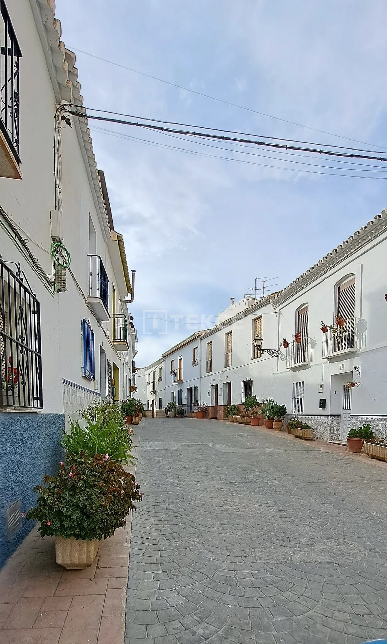 2-Bedroom Townhouse with Terrace and City View in Turrox