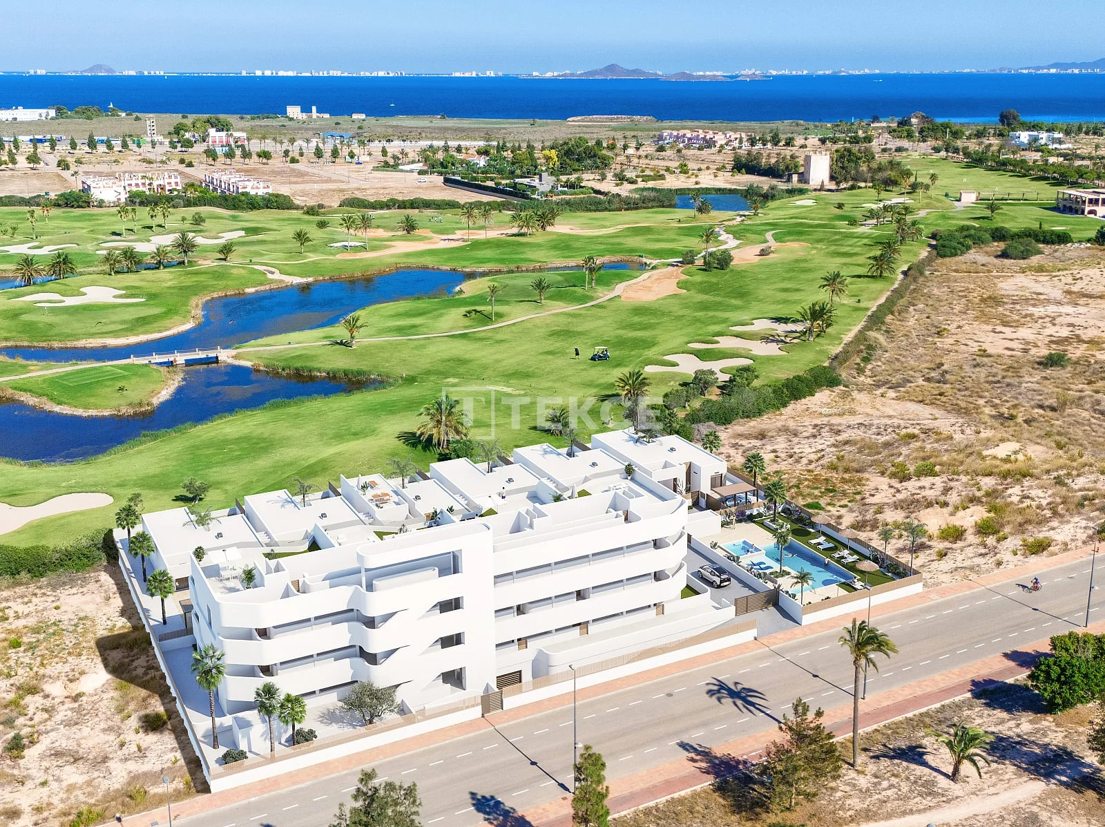 2-Bedroom Apartment with Golf and Sea View in Los Alcazares