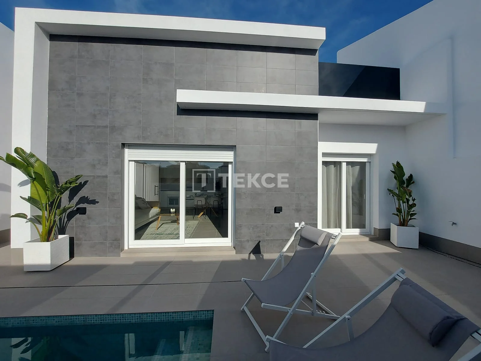2-Bedroom Bungalow with Private Pool and Garden in Torre Pacheco